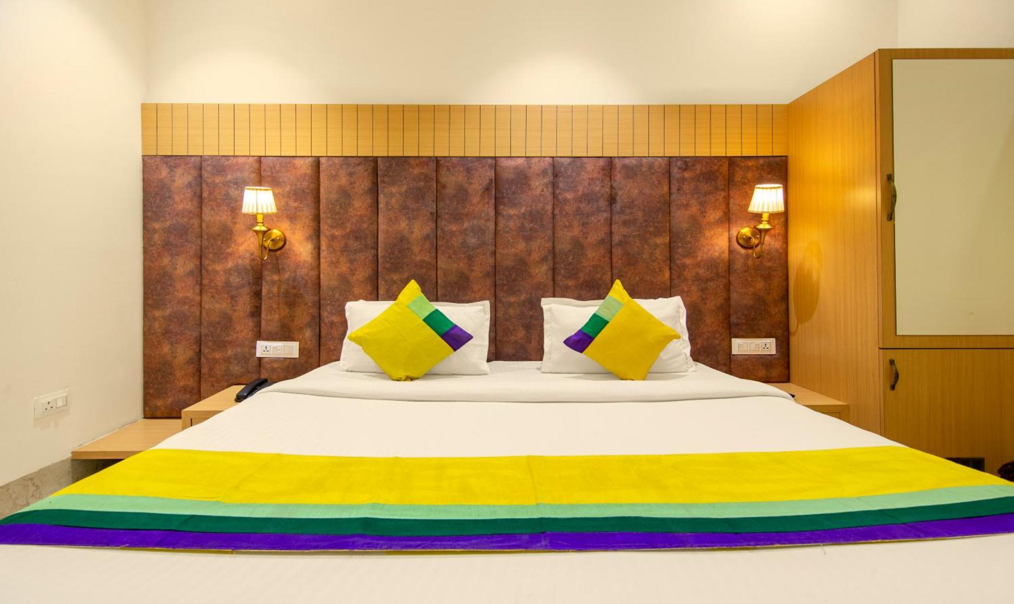 Itsy Hotels Sehdev Residency, Near Golden Temple Амритсар Экстерьер фото